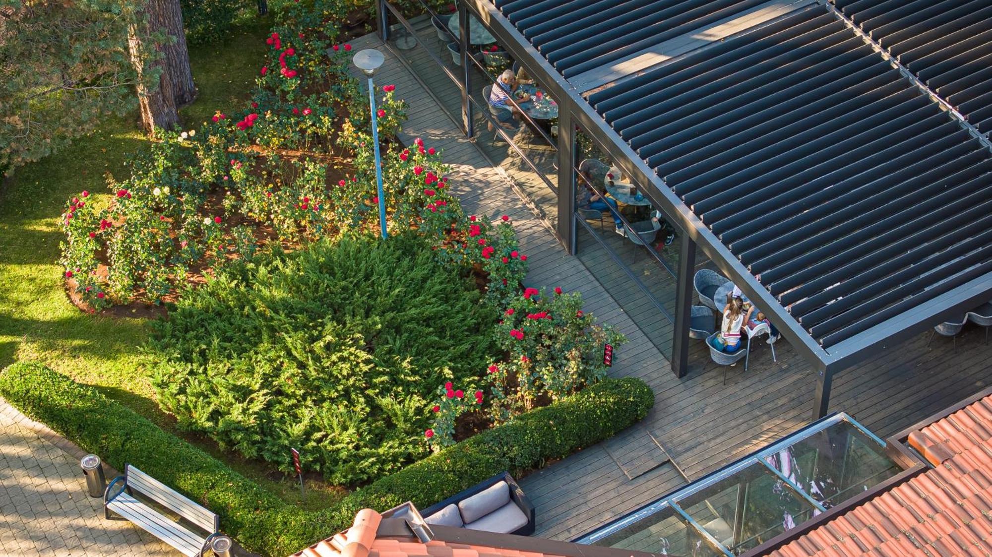 Palanga Life Balance Spa Hotel Extérieur photo A pergola with louvres