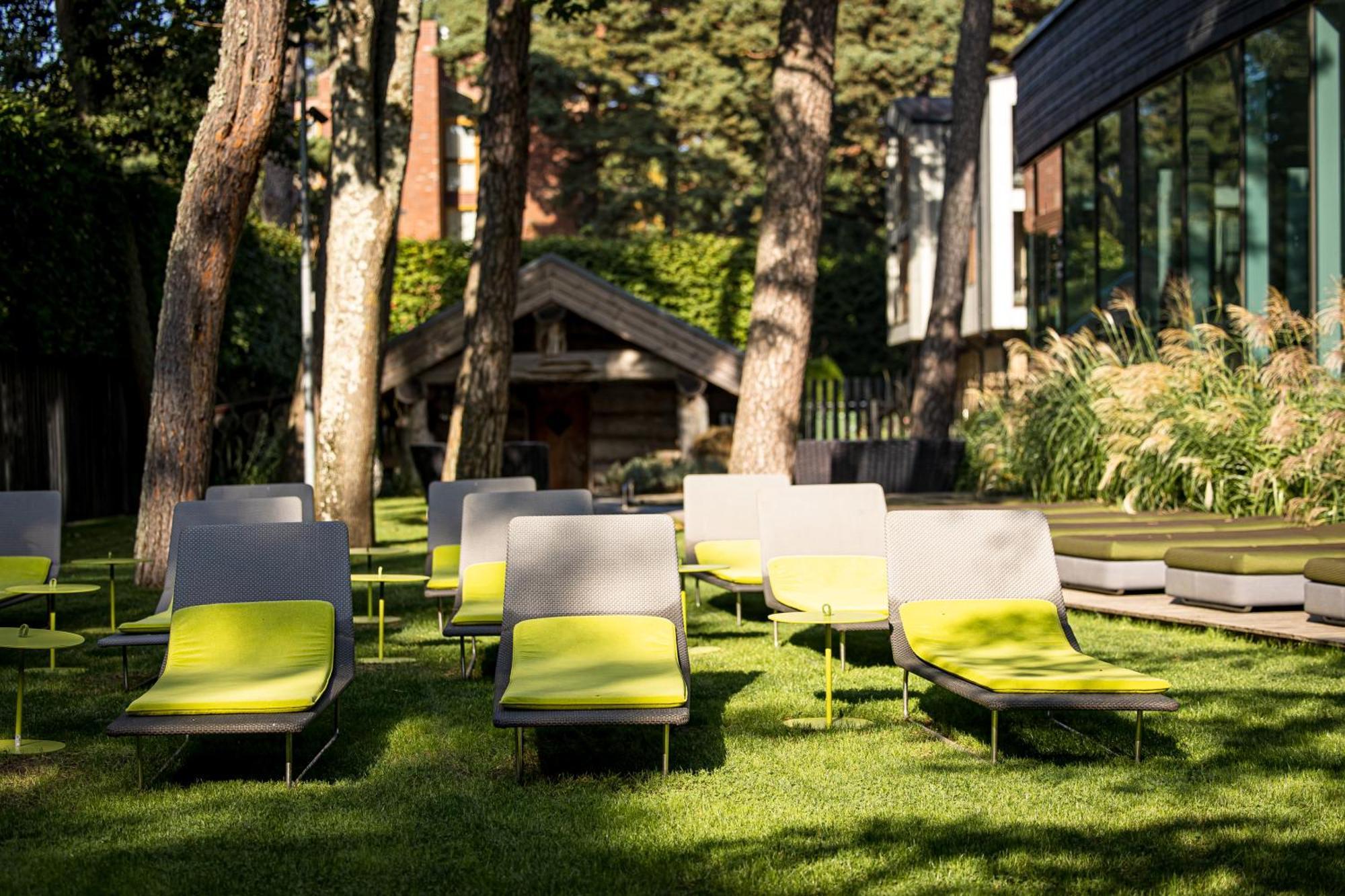 Palanga Life Balance Spa Hotel Extérieur photo The garden of the hotel