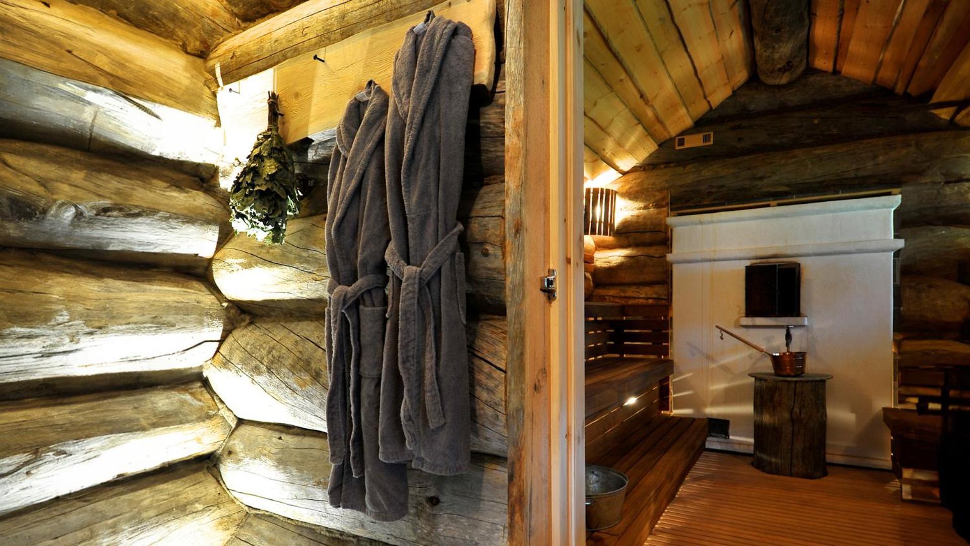 Palanga Life Balance Spa Hotel Extérieur photo A bathrobe hanging on a door
